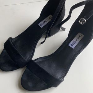 Steve Madden black sandals